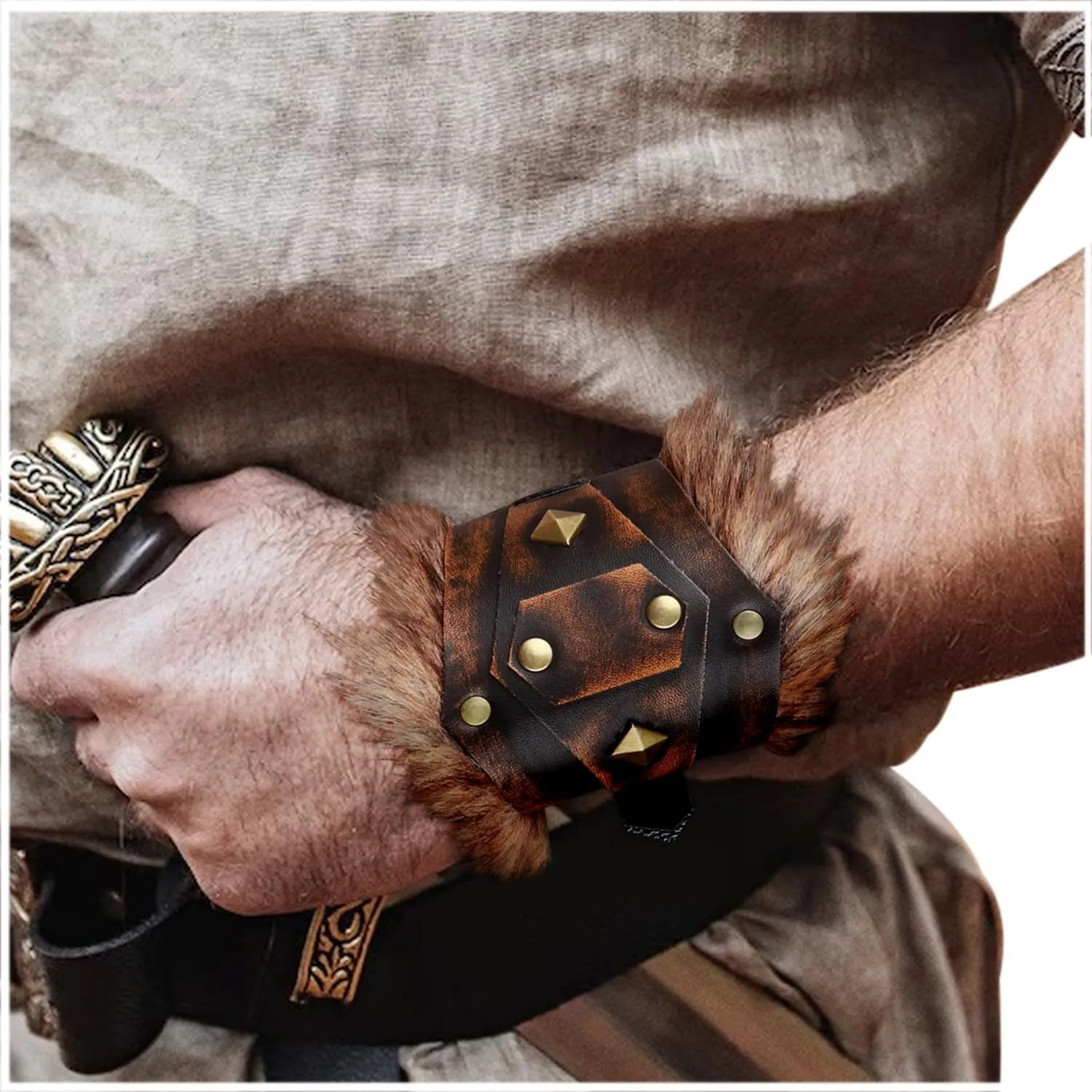L'VOW Viking Fur Wrist Guard Leather Armor Bracer Cuff Medieval Gauntlet Wristband Renaissance Warrior Costume Accessories