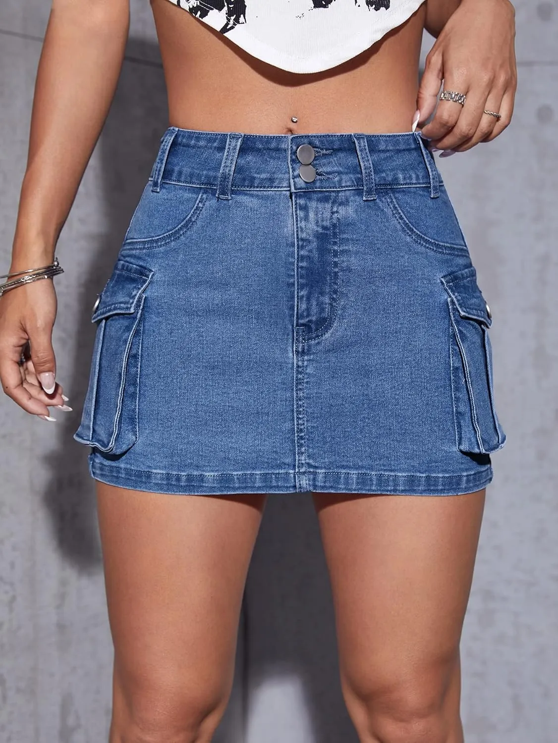 WDIRARA Women's Low Waist Button Bodycon Mini Cargo Denim Skirt with Pocket